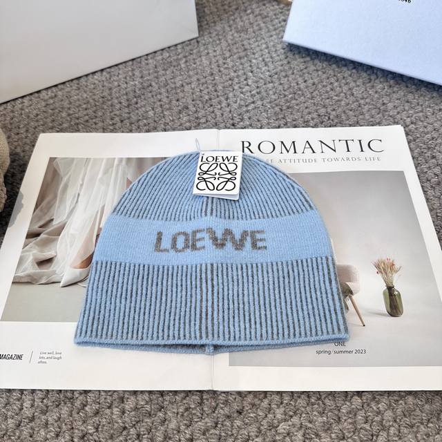 Loewe's new autumn and winter wool hat, a fashion brand, universal style for men