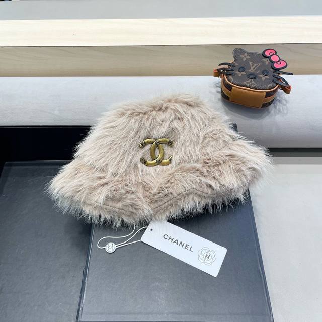 Chanel Altay Hemu Snow Mountain Fur Hat Women's Winter Warm Thick Plush Hat Cold