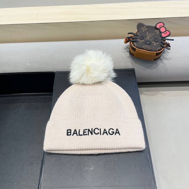 Balenciaga's new autumn and winter wool knitted beanie, one size fits all, with