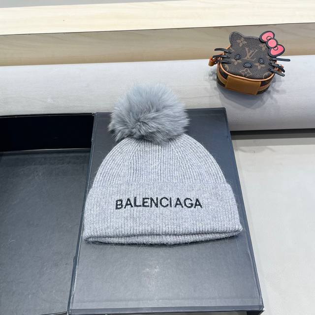 Balenciaga's new autumn and winter wool knitted beanie, one size fits all, with