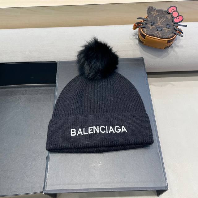 Balenciaga's new autumn and winter wool knitted beanie, one size fits all, with