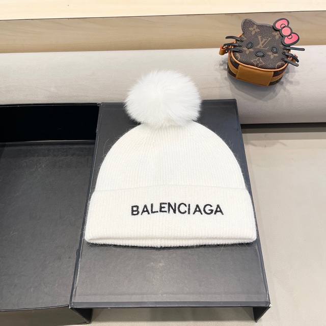 Balenciaga's new autumn and winter wool knitted beanie, one size fits all, with