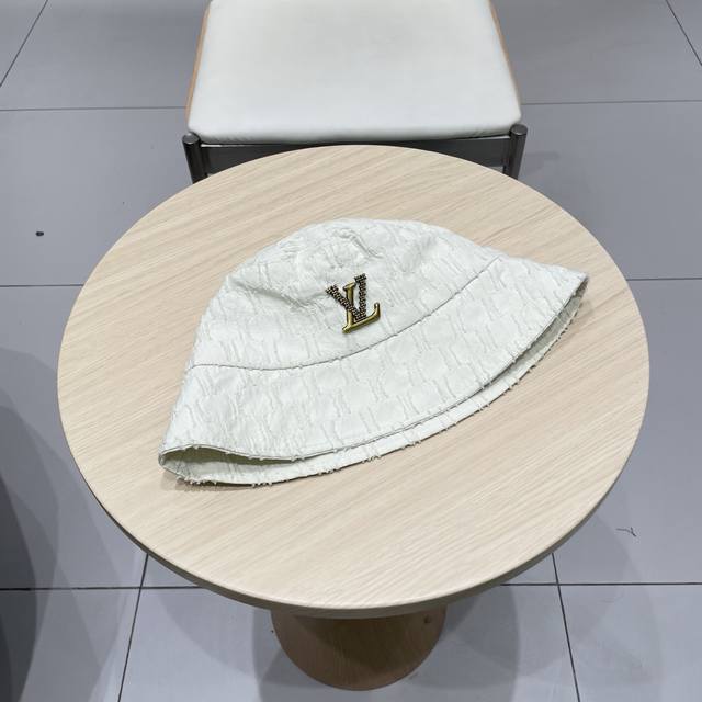 Lv Louis Vuitton official website high version shipment, classic fisherman hat c