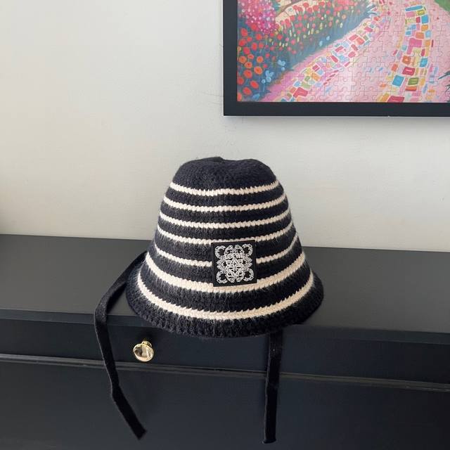 Special dust bag Loewe 2025 autumn and winter new irregular striped bucket hat,