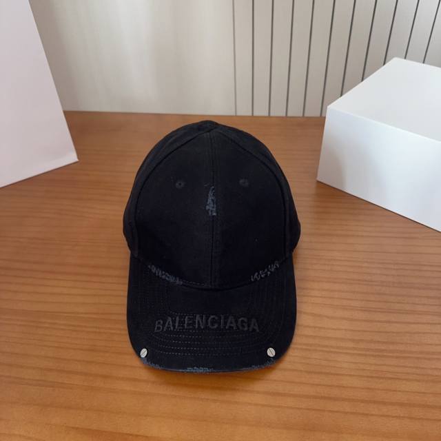 Balenciaga's new washed baseball cap, cool colors, different styles for men and