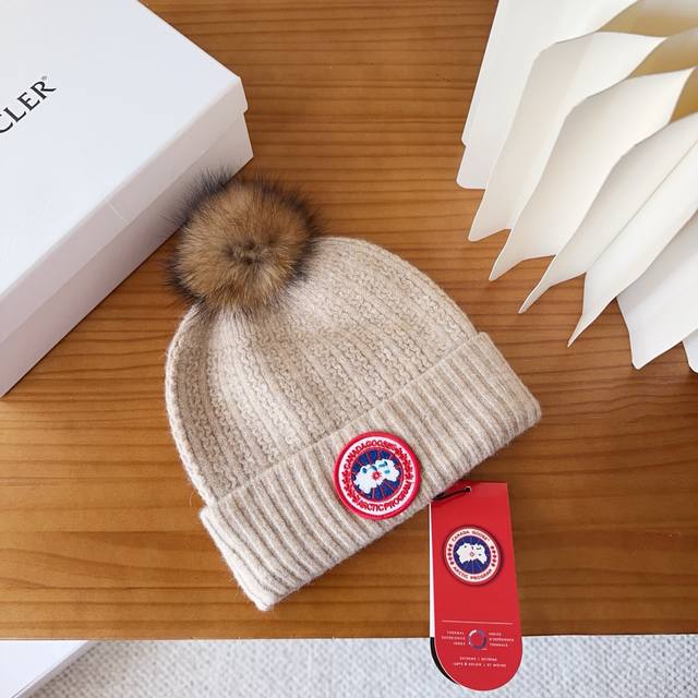 Canada Goose Canada Goose winter warm cashmere beanierabbit wool material, thick