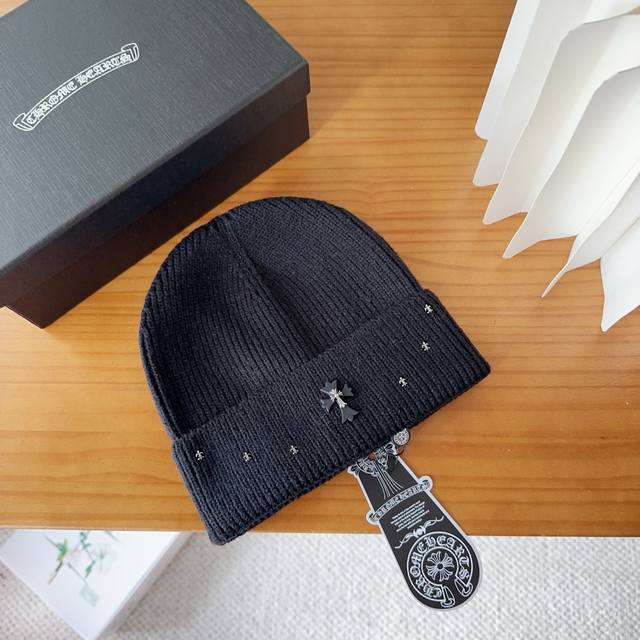 Chrome Hearts Autumn and Winter Wool Knitted Beanie This one is definitely a fa