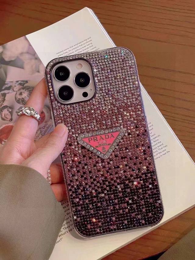 Iphone16 series updates Prada official website with the same diamond all-inclusi