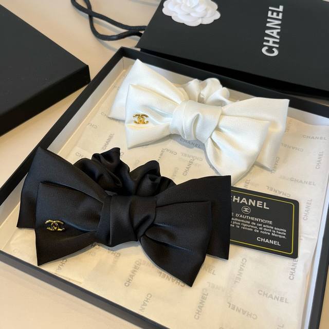 Chanel bow hairband
