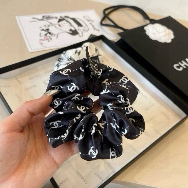Chanel hairband, satin fabric, black and white