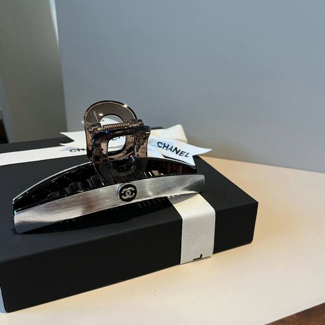 Chanel hairpin