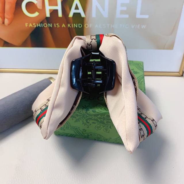 Gucci Gucci grab clip satin bow grab clip temperament versatile daily exquisite