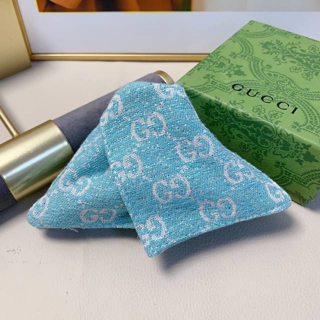 Gucci Gucci hair clip Triangular hair clip with elegant and versatile daily exqu