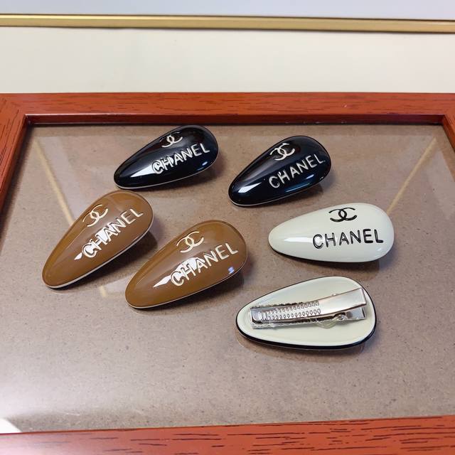 Chanel Xiaoxiang Chanel hairpin acetate clip bangs clip Bb clip pressure clip da