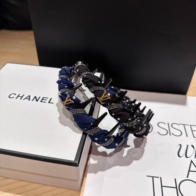 comes with packaging boxLouis Vuitton Louis Vuitton's new headband, especially