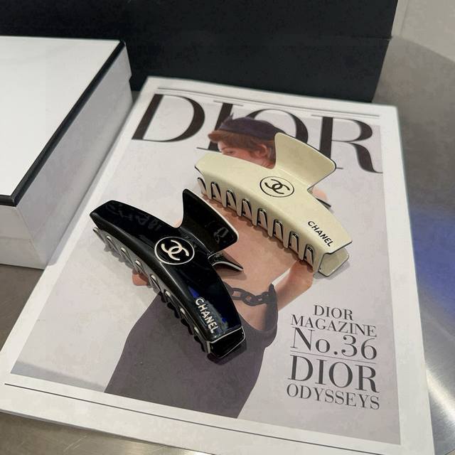 with packaging boxChanel Chanel's latest popular small fragrance clip, super be