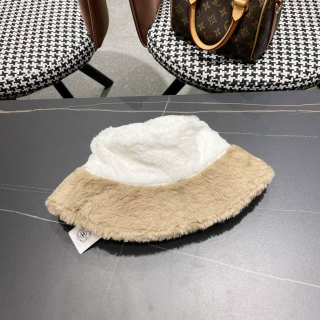 Chanel Chanel Autumn and Winter style small Chanel style plush bucket hat, Korea