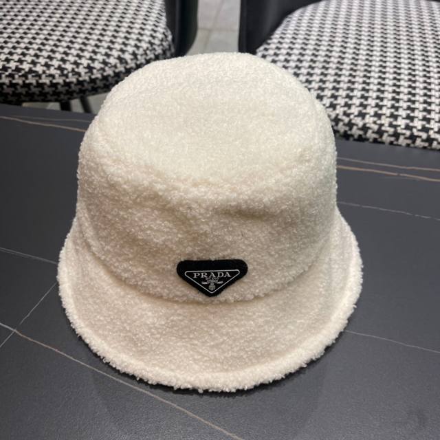 prada Prada bucket hat women's autumn and winter lamb wool warm versatile bucket