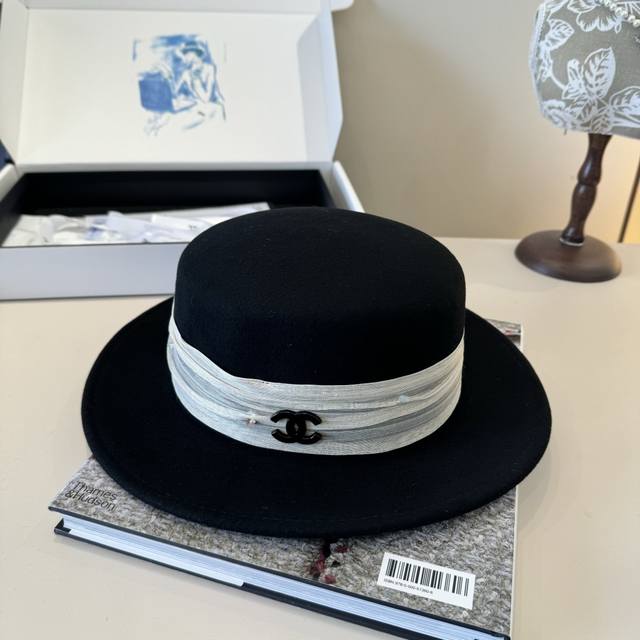 Chanel's new autumn and winter wool flat top, imported linen 100% wool fabric%,