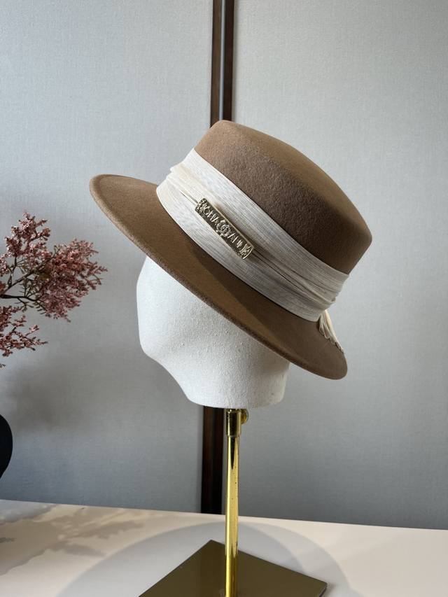 Chanel's new wool hat, flat top hat, 100% wool fabric, head circumference 57cm