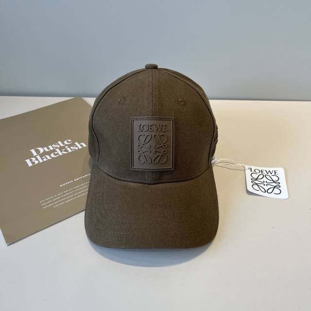 Loewe's new original design, superb texture, standard external lines, fine workm