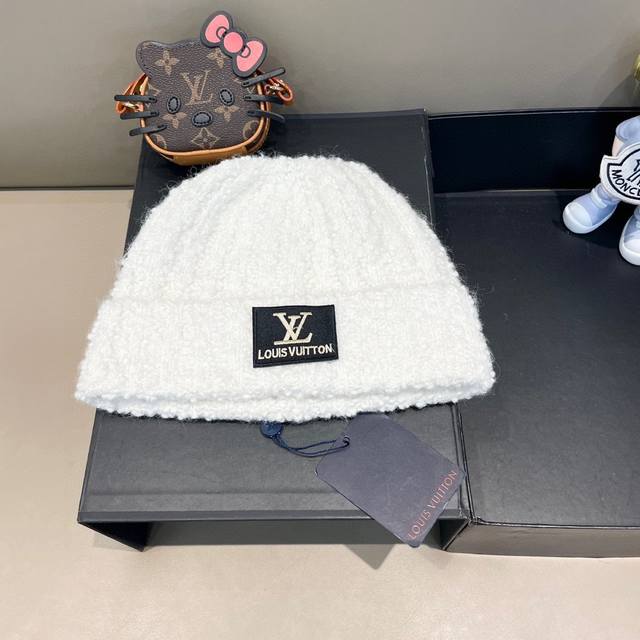 Lv Louis Vuitton autumn and winter new knitted wool hat, warm wool hat, wool run