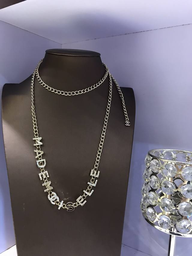 The original Chanel 22nd new double C waist chain uses high-quality brass and m