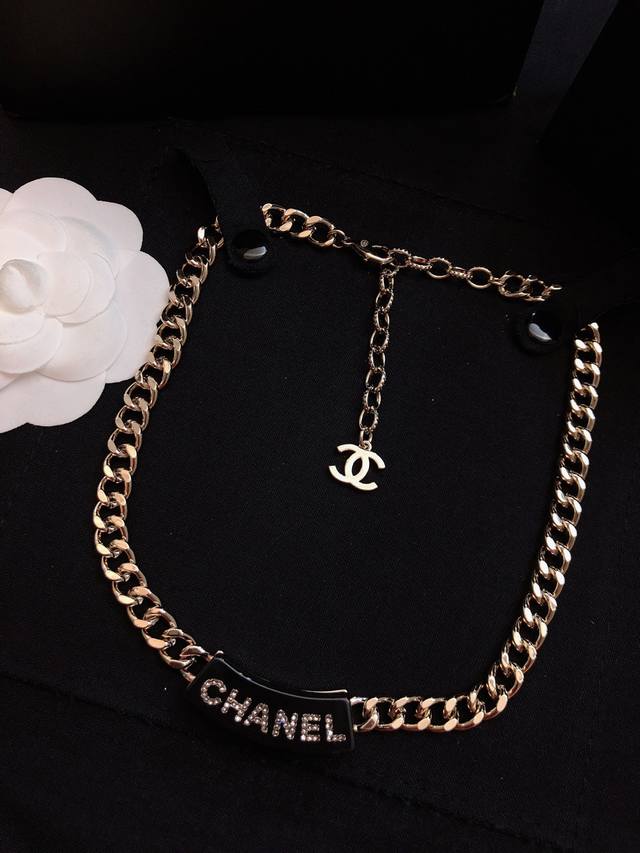 Chanel necklaces, original materials, new styles at the counter! Choose a few pi