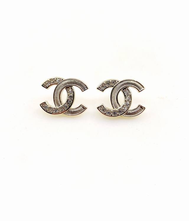 Ch*Nel latest light gold half diamond Cc earrings consistent Zp brass material