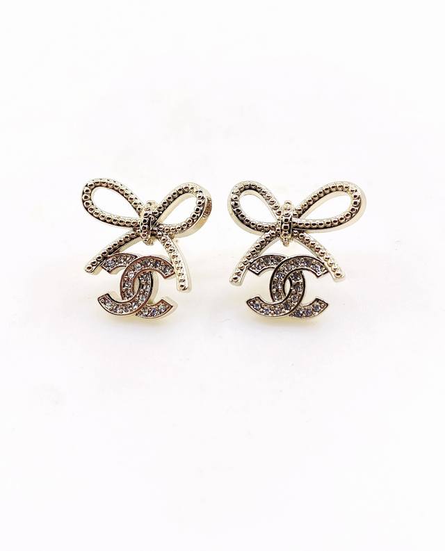 Ch*Nel latest light gold bow Cc earrings consistent Zp brass material