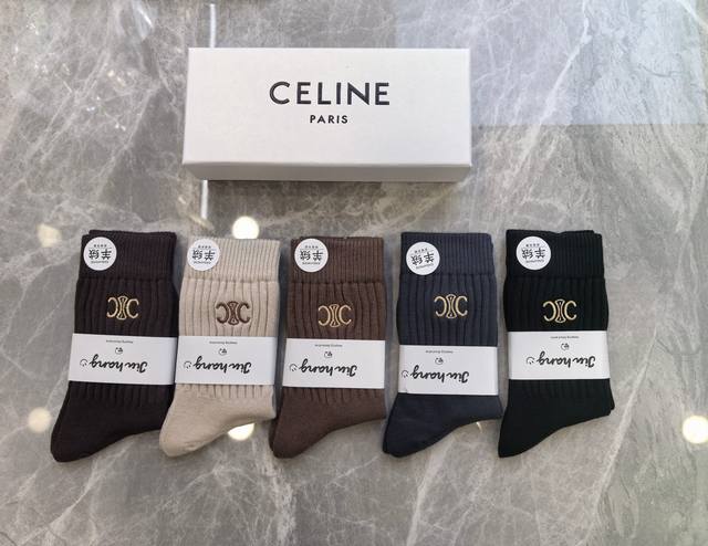 Special packaging Celine's new cashmere mid-length stacked socks! Five pairs per