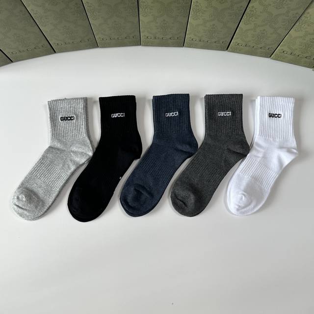 Special packaging Gucci's new embroidered mid-length stacked socks! Five pairs p