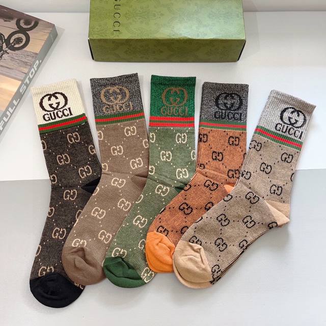 comes with 5 pairs of Gucci's new calf socks! Double needle double-way fabric,