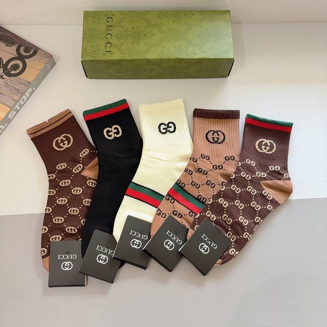 comes with a box of 5 pairs of Gucci new mid-calf men's socks, pure cotton fabr