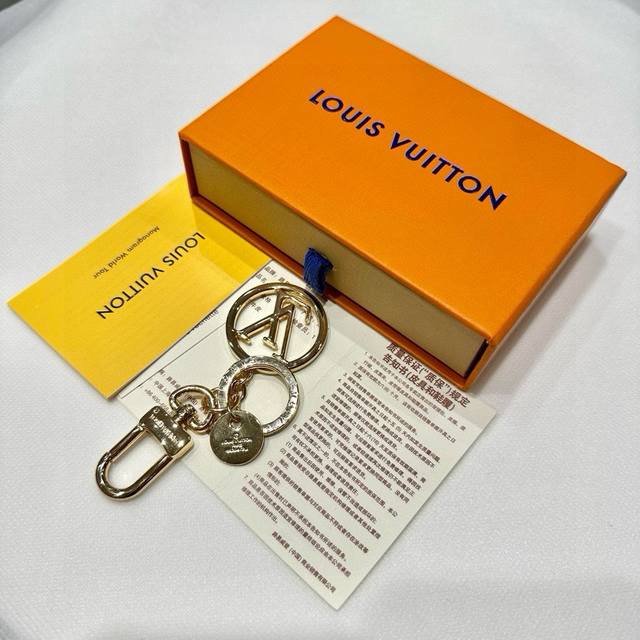 Original image and packaging. Louis Vuitton official website M6 00 Lv Circle ke