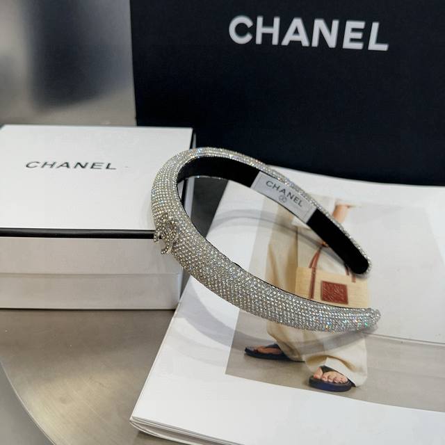 with packaging boxChanel Chanel new small fragrance headband, shining little di