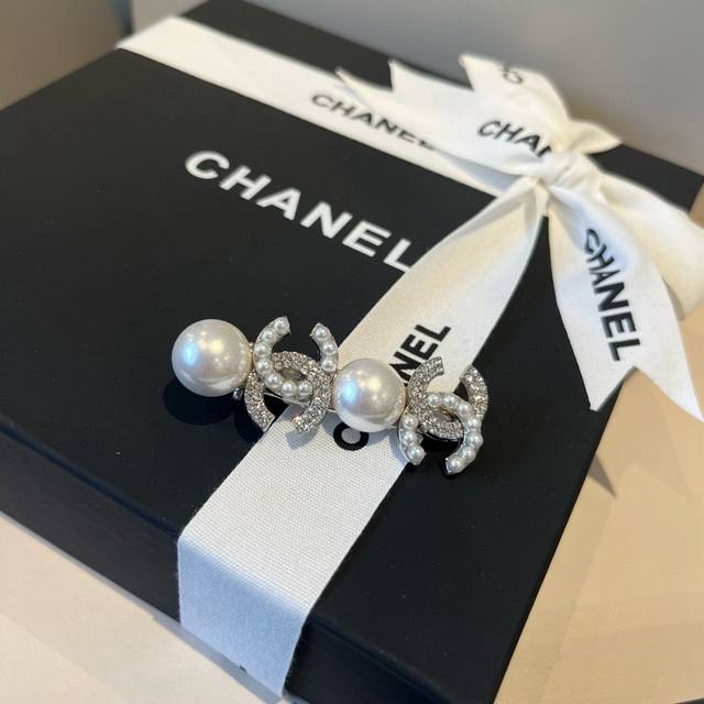 Chanel hairpin