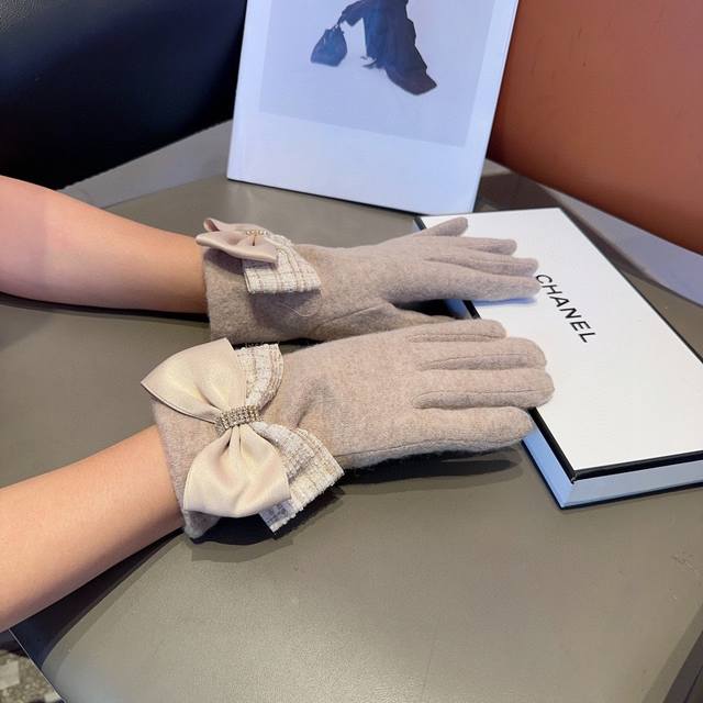 Chanel wool gloves, fashionable gloves, warm lining for autumn and winter, class