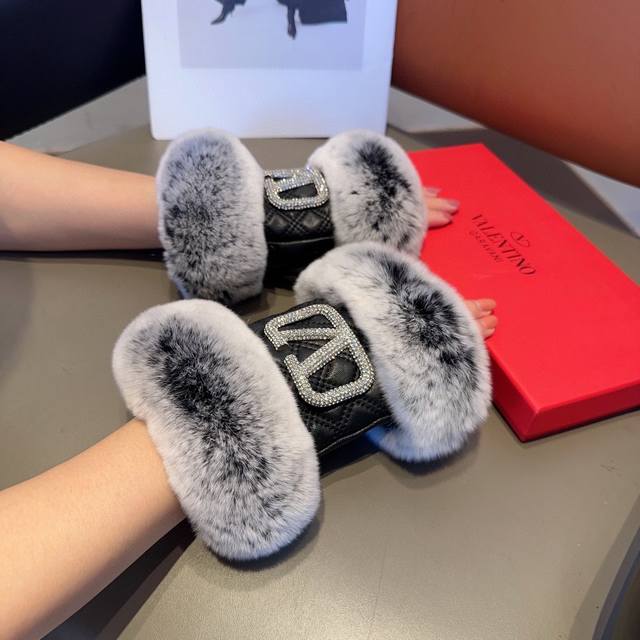 Valentino women's sheepskin gloves, fashionable gloves, warm in autumn and wint