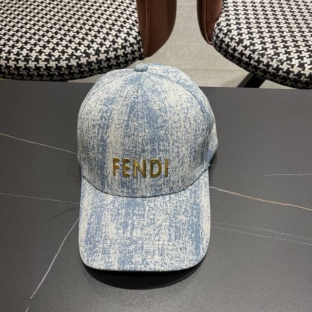 Fendi Fendi spring and autumn new personality wind star line baseball cap men an
