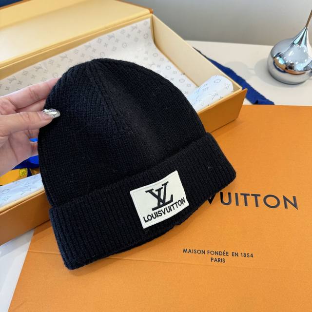 Lv Louis knitted wool hat
