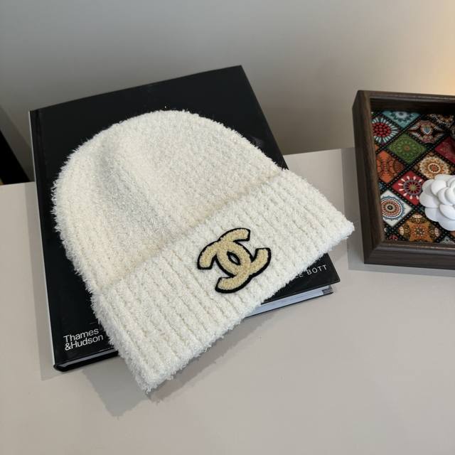 Chanel knitted beanie