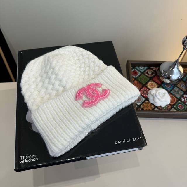 Chanel knitted beanie