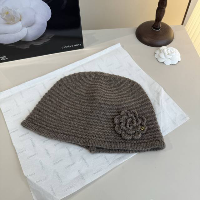 Chanel new camellia knitted wool hat