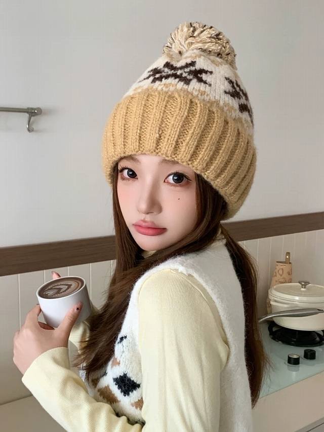 Prada 2025 new autumn and winter warm retro jacquard wool hat female Fair Isle