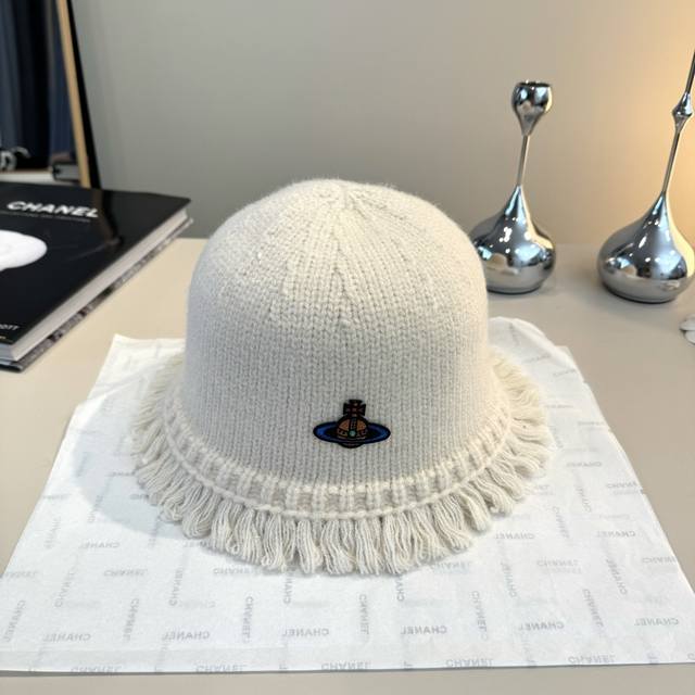 Empress Dowager Cixi's new wool bucket hat