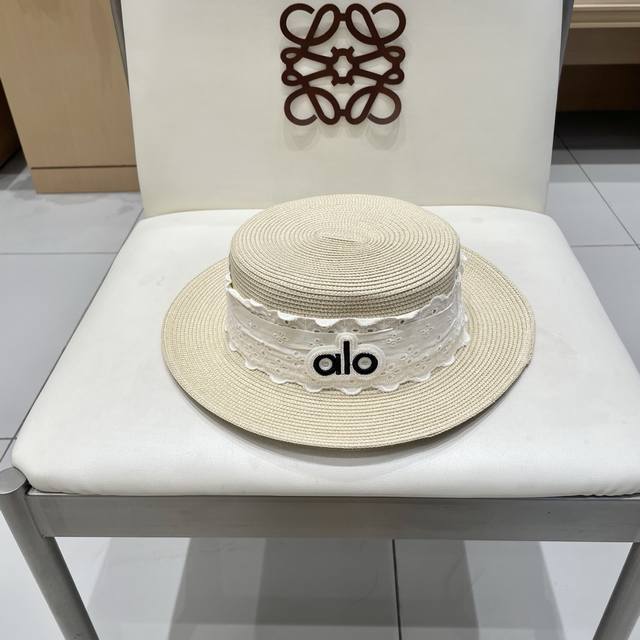 Alo2025 hot-selling hat for women in summer, lace woven straw hat, French Hepbur