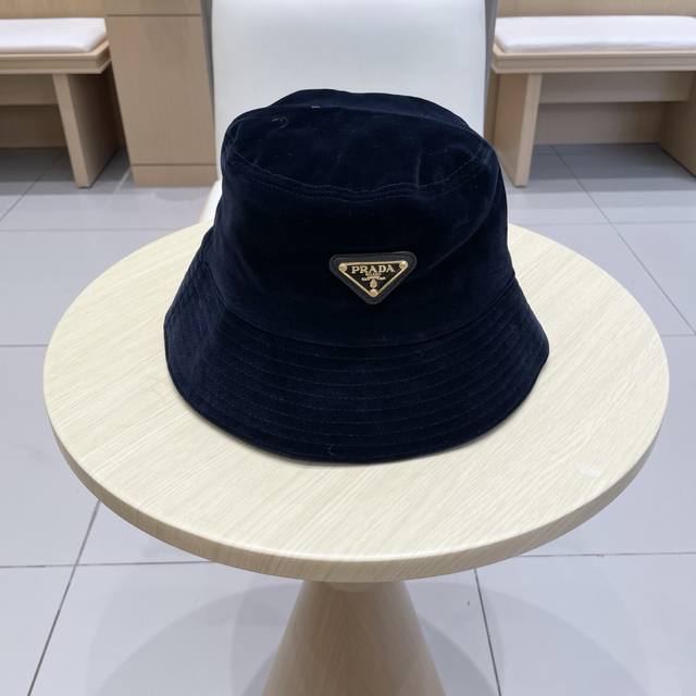 Prada new rabbit fur bucket hat, head circumference 57cm