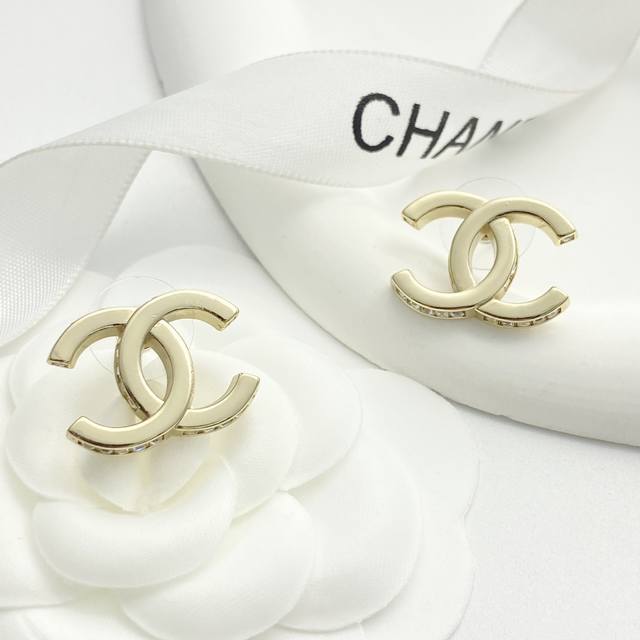 Chanel earrings hot-selling new style Zp Chan 23 polished rhinestone double C e