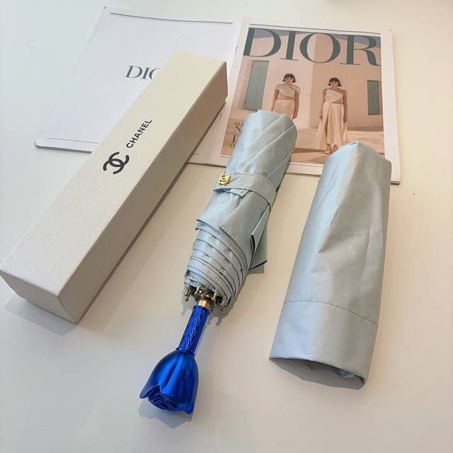 Chanel's new rose-shaped handle tri-fold folding umbrella uses imported UV-resis